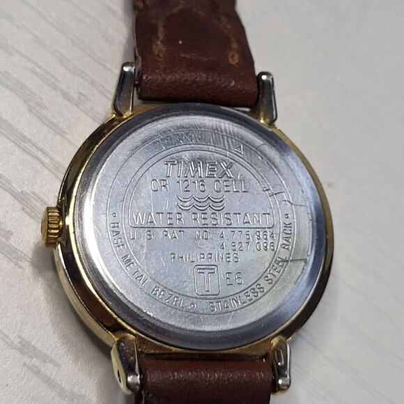 Timex Indiglo Ladies Gold Tone Watch - For Parts & Repair - Picture 2 of 3